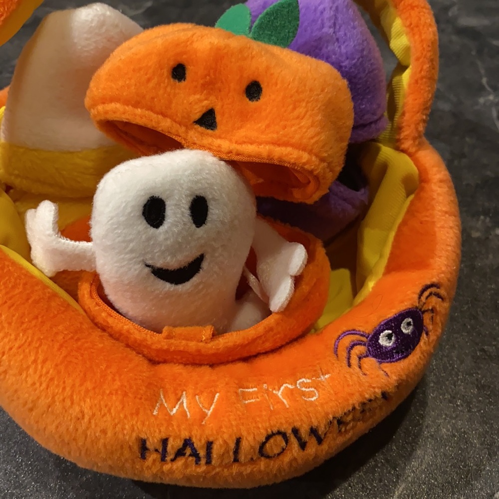 My First Halloween π Peekaboo Plush Basket & Bib - Picture 4 of 14